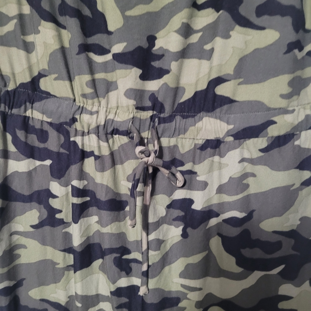 Camoflouge Short Sleeve Romper - Picture 6 of 6